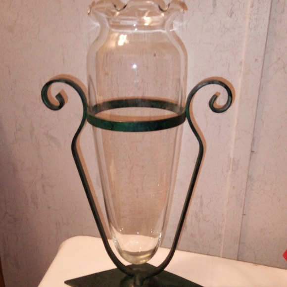 Vintage Wrought Iron Floating Vase Group - Picture 9 of 16
